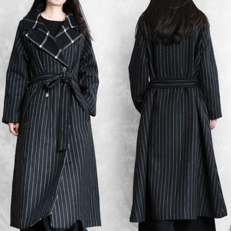 Fin Sortstribet Uldfrakke Oversized Trenchcoat. Med Hakket Patchwork - Dame uldfrakker