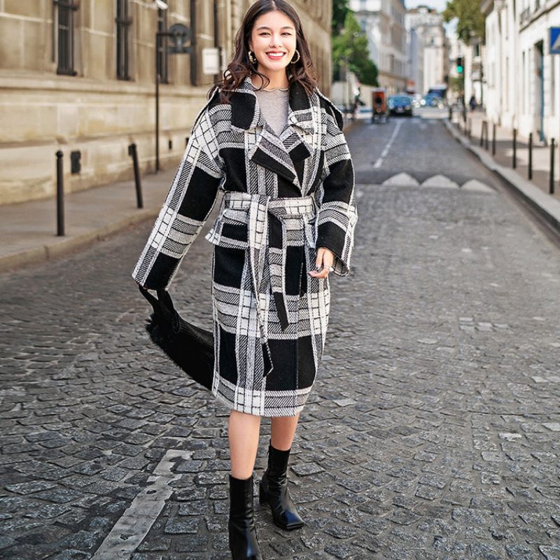 Luksus Sort Hvid Plaid Frakke Plus Størrelse Notched Wool Coat Boutique Bindebånd I Talje Uld - Dame uldfrakker