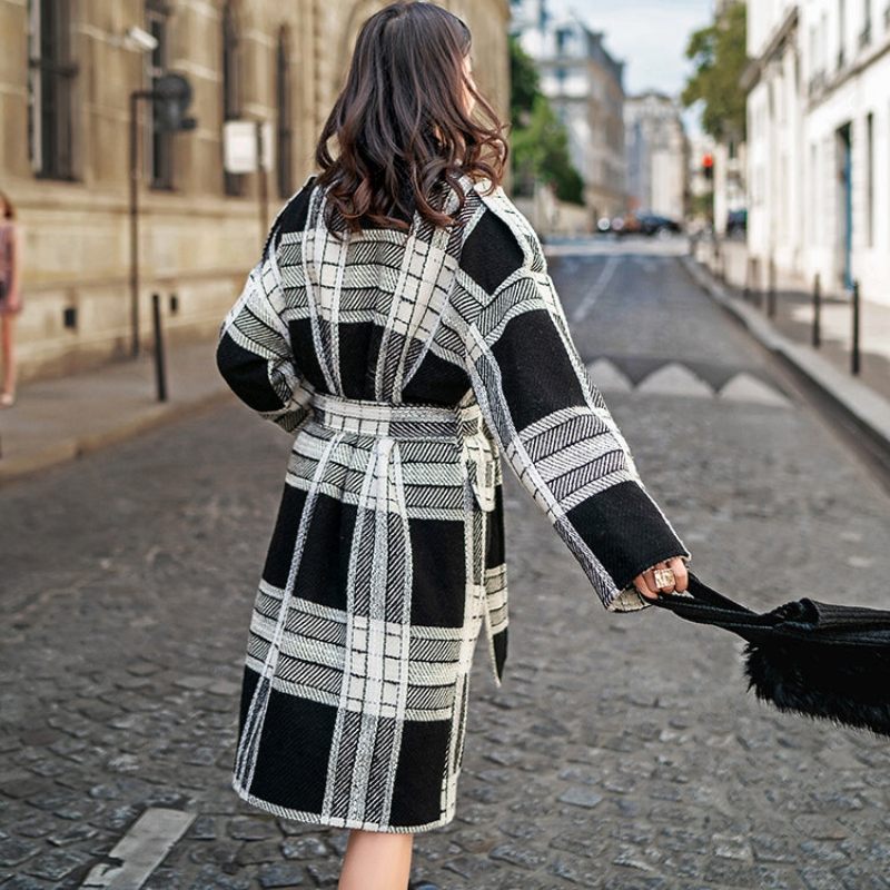 Luksus Sort Hvid Plaid Frakke Plus Størrelse Notched Wool Coat Boutique Bindebånd I Talje Uld - Dame uldfrakker