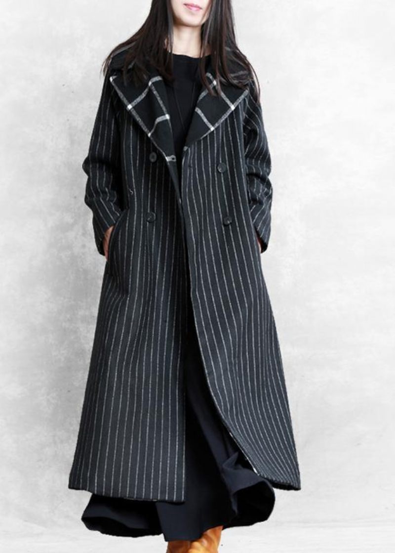 Fin Sortstribet Uldfrakke Oversized Trenchcoat. Med Hakket Patchwork